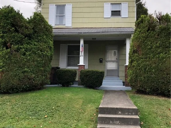 455 McConnell St, Grove City, PA 16127