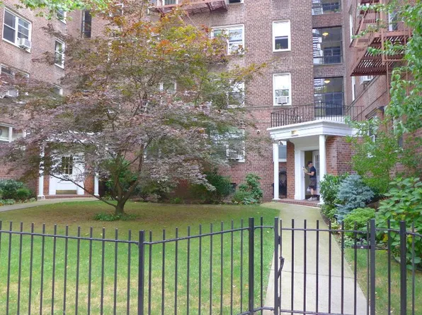 220 Congress St APT 3D, Brooklyn, NY 11201