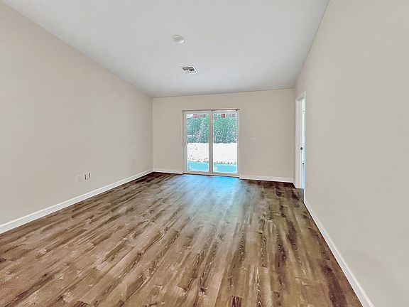 5th image of 747 Harry Ave S