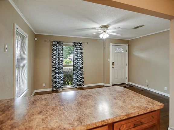3rd image of 2336 Northside Dr