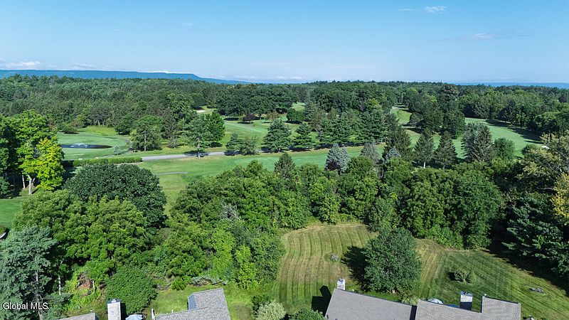 2nd image of 14 Wedgewood Lane