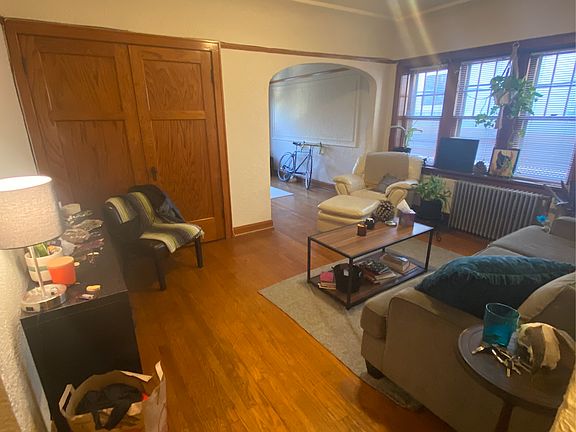 3rd image of 3036 S Kinnickinnic Ave #10643275