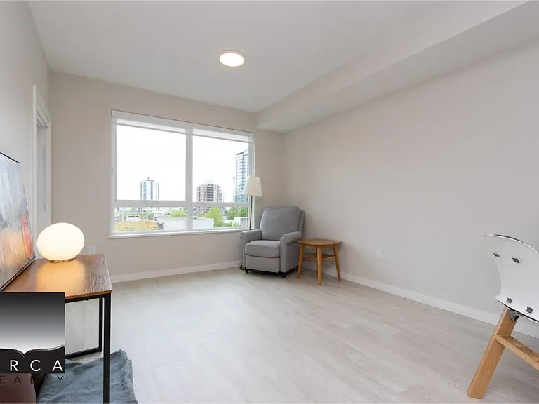 110 W 17th St #503 — Photo 3