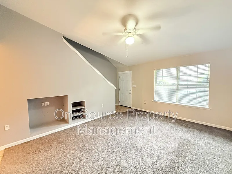 3 bed, 3.0 bath, 1209 sqft, $1,250 — Photo 4