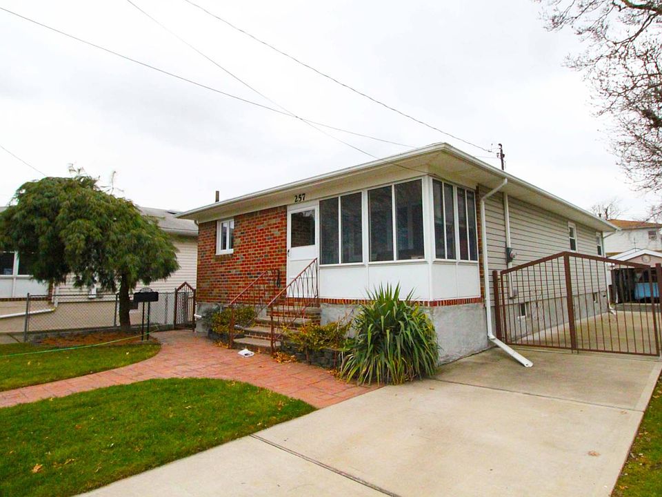 2nd image of 257 Hurlbert St