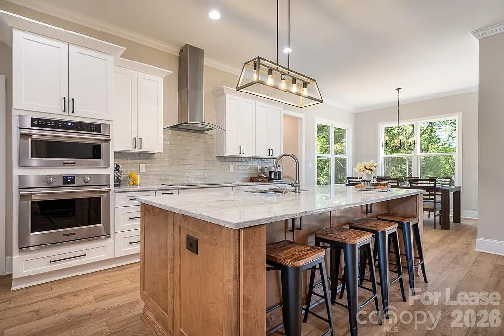 3 bed, 2.5 bath, 1810 sqft, $5,750 — Photo 4