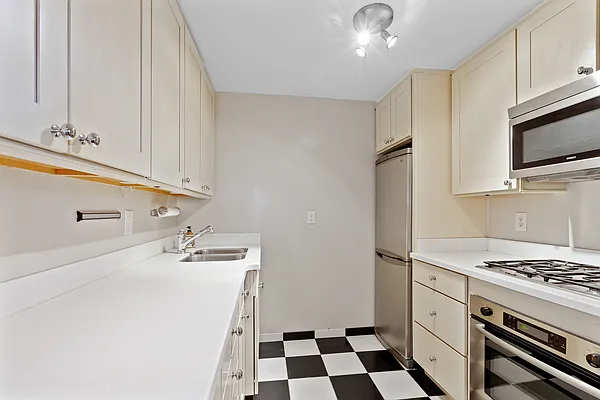 Sold by Corcoran | media 11