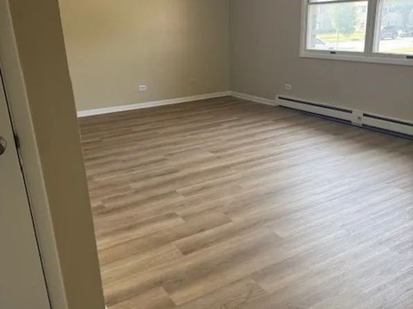 500 Kungs Way APT 8, Joliet, IL 60435