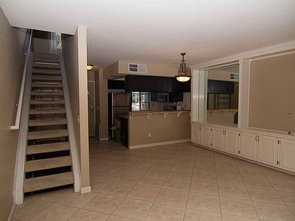 4th image of 9250 Towne Centre Dr Unit 3