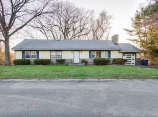 26 Oakwood St, Bridgeport, CT 06606