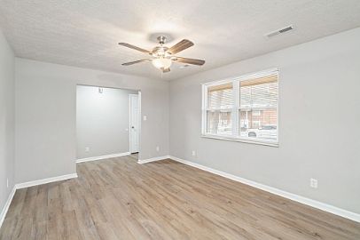 4th image of 2823 Colt Dr APT 1