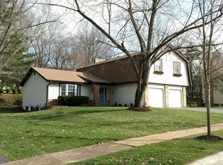 16010 Hunters Way Dr, Chesterfield, MO 63017