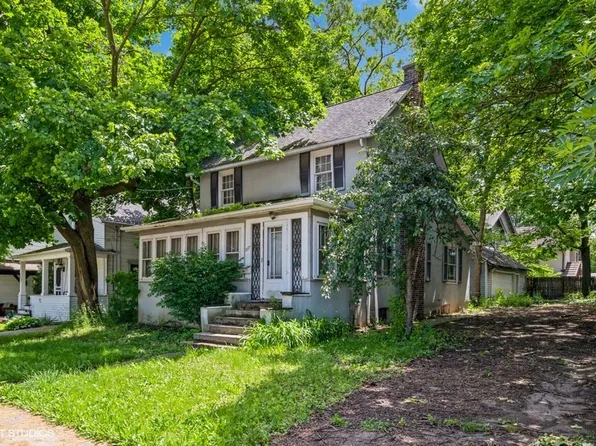 217 E Church St, Libertyville, IL 60048