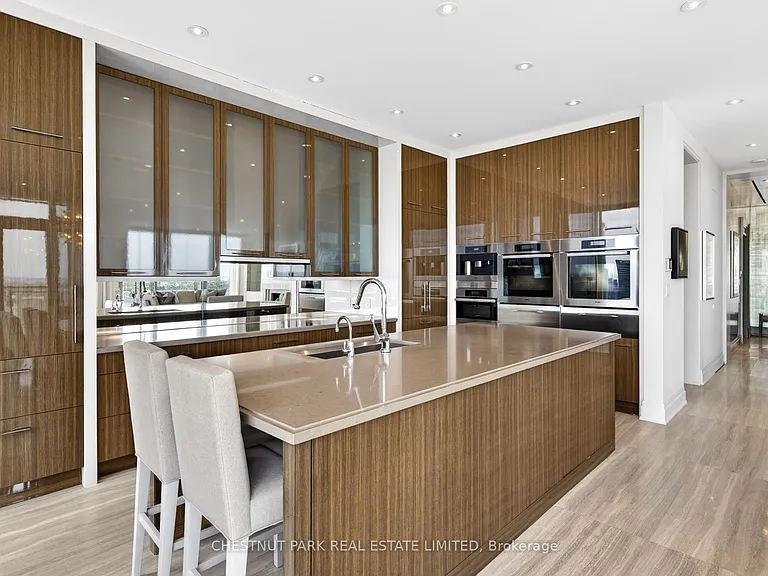 50 Yorkville Ave #4702 — Photo 11