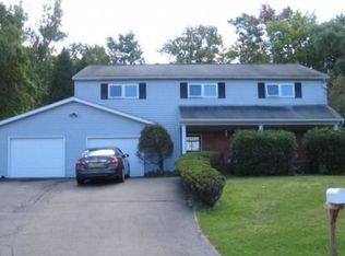 909 Marguerite Ct, Vestal, NY 13850