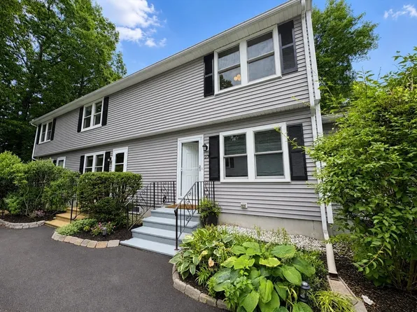 270 Sunderland Rd APT 23, Worcester, MA 01604