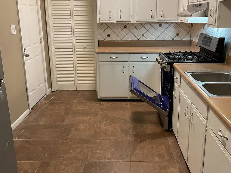 1826 Catalina Dr — Photo 4