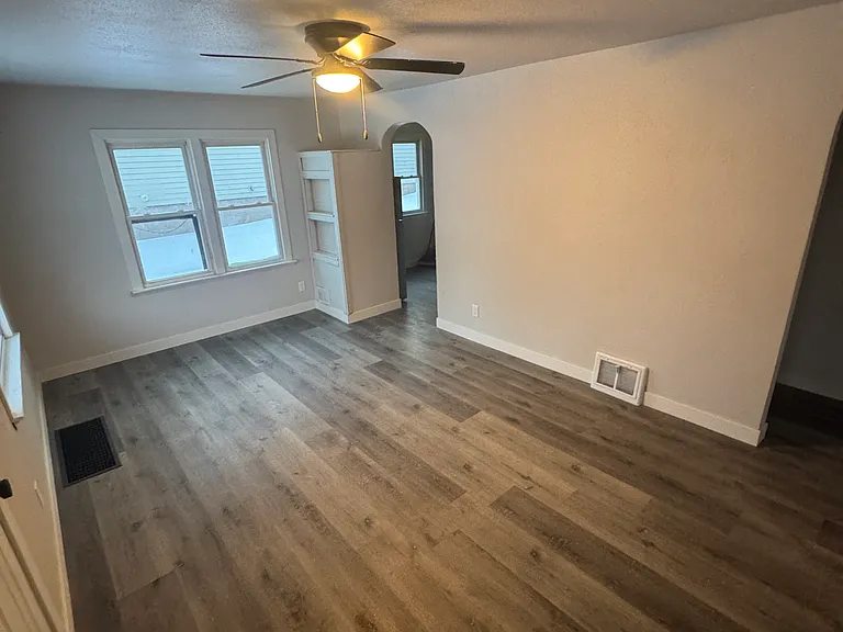 306 N 10th Ave — Photo 5