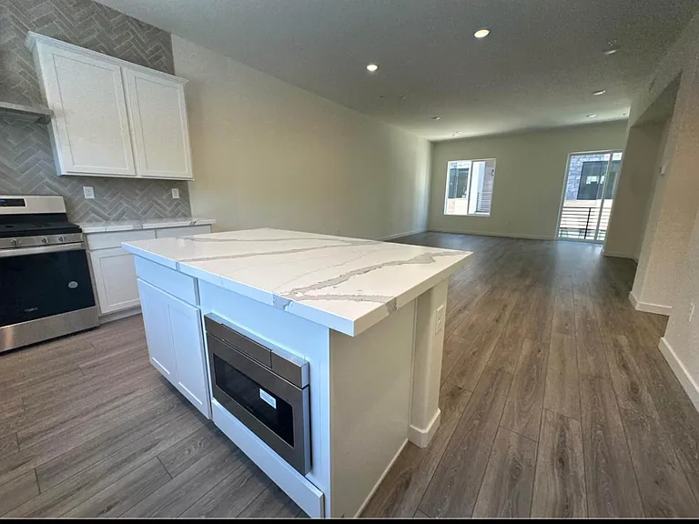 2585 Clear River Ct — Photo 5