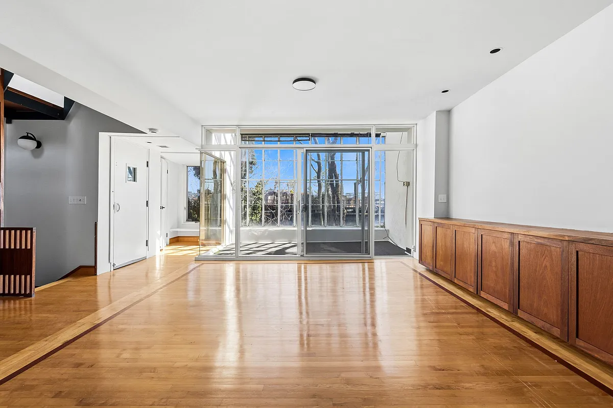 Building Photo - 298 Columbus Ave #4