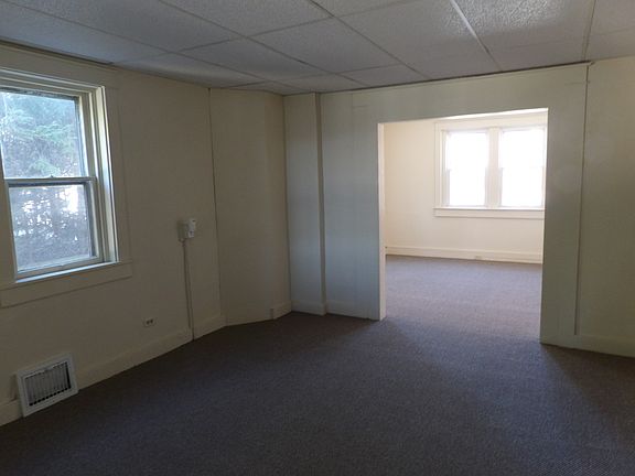 5th image of 122 N 6th St