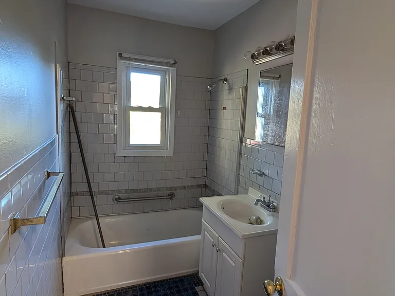 806 Wyatt St — Photo 6
