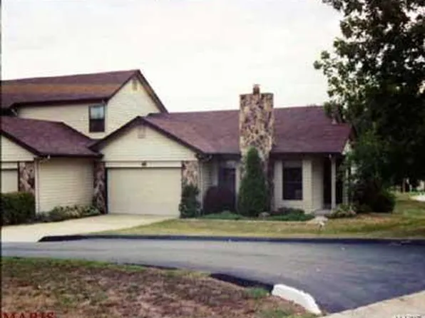 48 Harbor Bend Ct #E, Lake Saint Louis, MO 63367