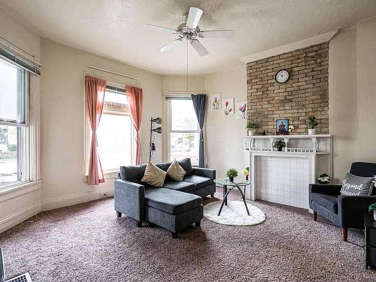 1627 N Farwell Ave #A — Photo 8