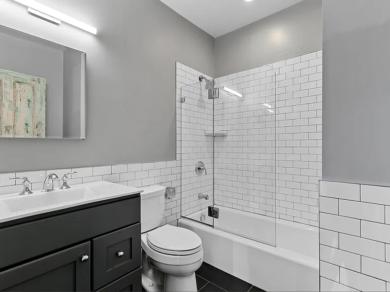 "Highclere" 85 East Ave - 2BR / 2 BA