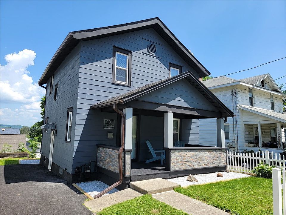 1st image of 209 Prospect St