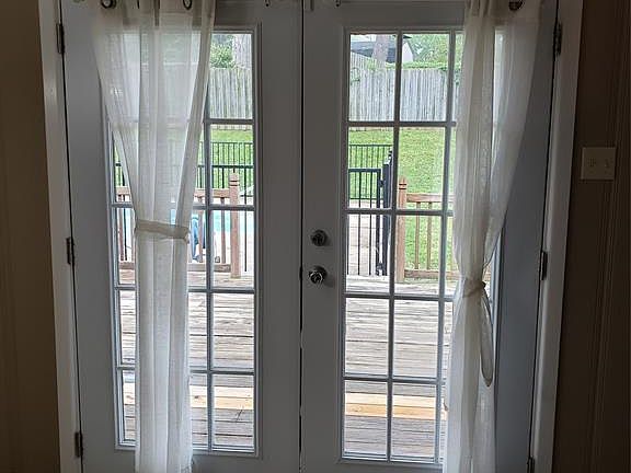 4th image of 2127 Woodhaven Dr