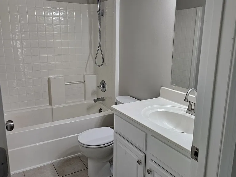 1032 Oakhall Dr — Photo 33
