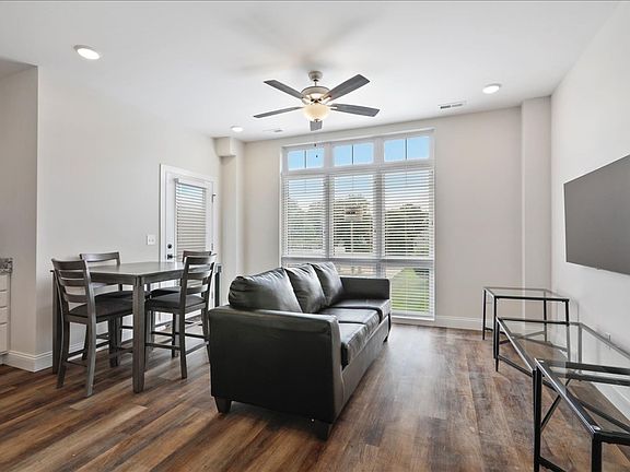 3rd image of 314 S State St #103