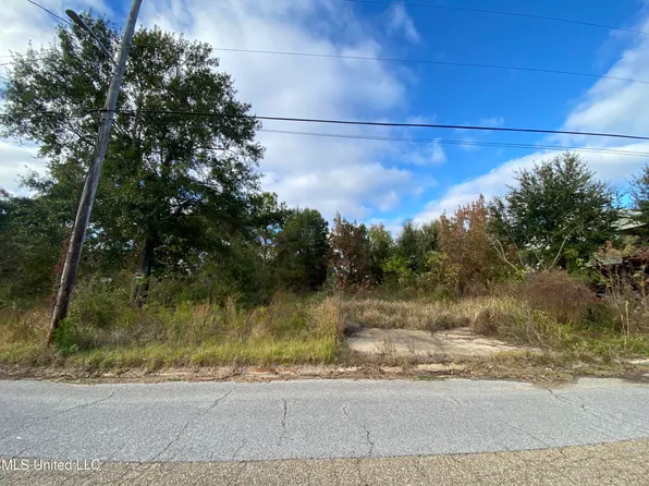 107 Hickory St #4, Pass Christian, MS 39571