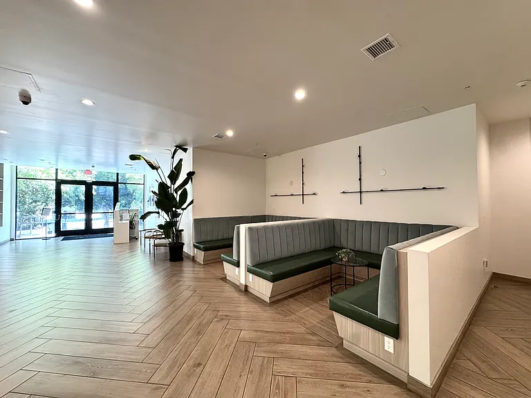 801 1/2 S Berendo St #606 — Photo 13