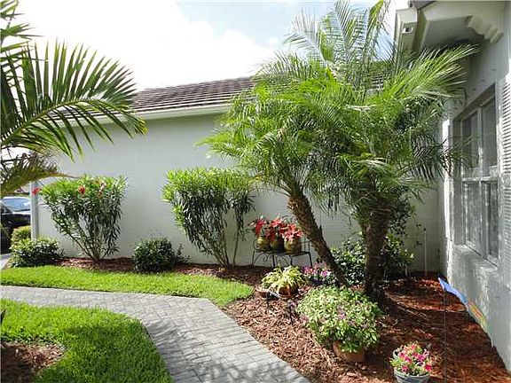 Home For Sale In Saint Lucie West