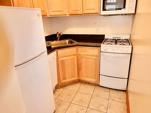 5th image of 107 W 75th St APT 2A