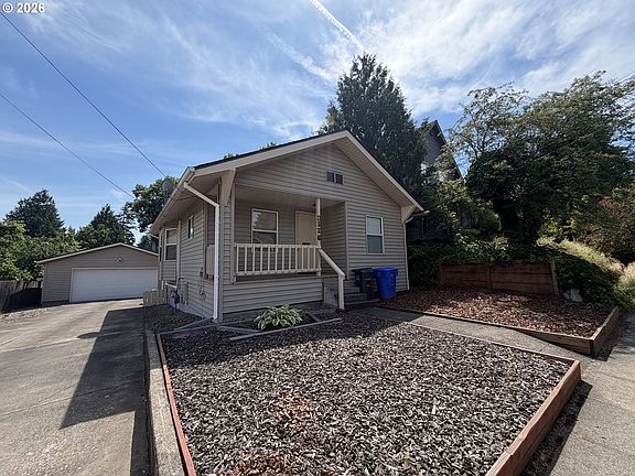 2nd image of 3128 SE 52nd Ave