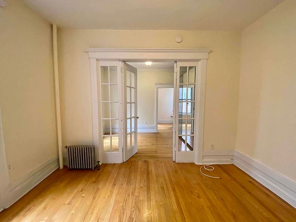 1st image of 442 14th St APT 1