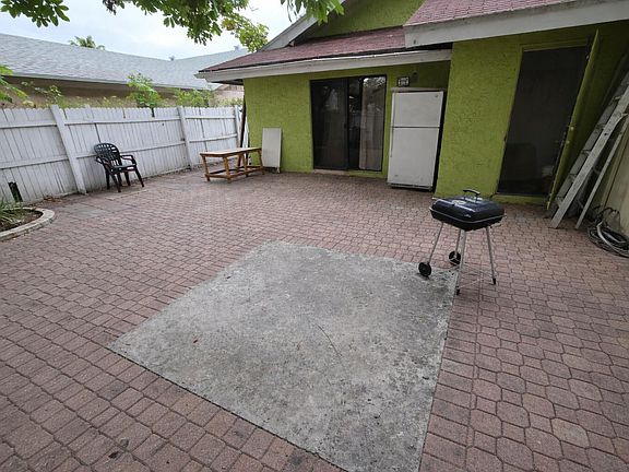 5th image of 1320 SW 75TH Avenue
