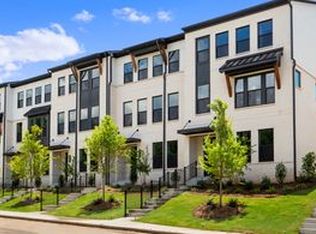 6 Peeples Dr, Lawrenceville, GA