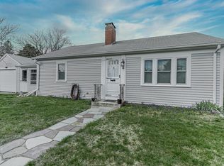 4 Linden St, Barnstable, MA 02630