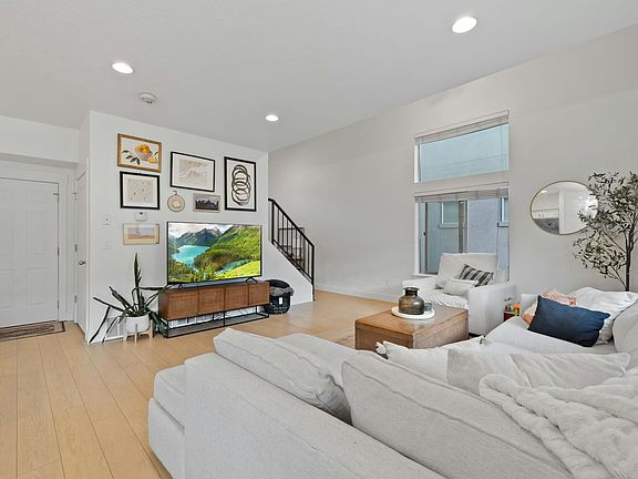 5th image of 2657 N Elm Dr