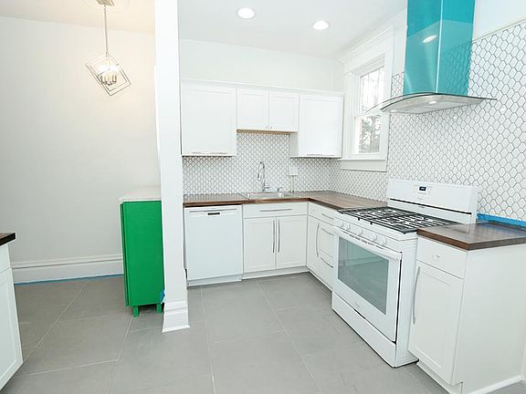 4th image of 1437 E Long St #1437