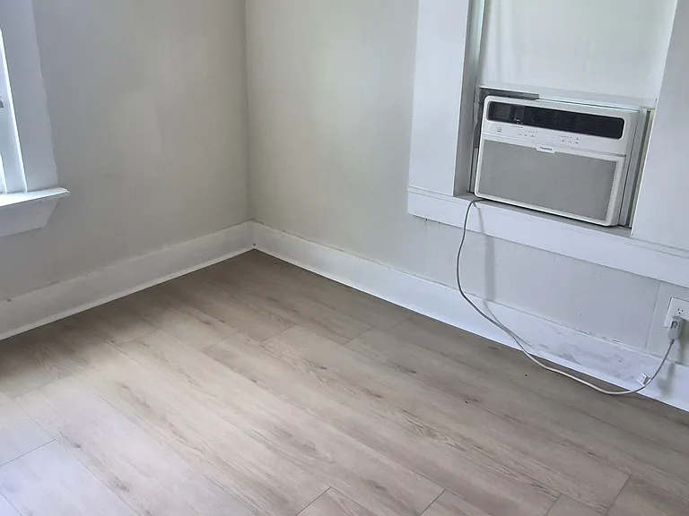 1445 NW 32nd St #4 — Photo 11