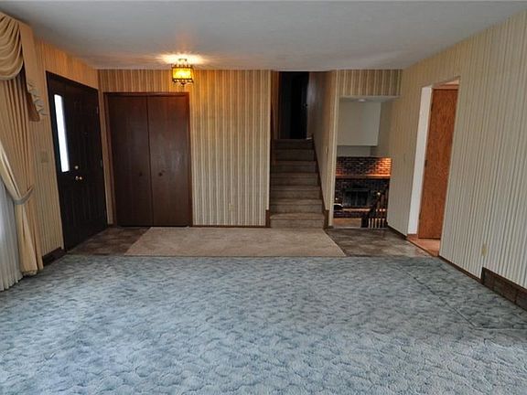 3rd image of 27763 Dunford Ave