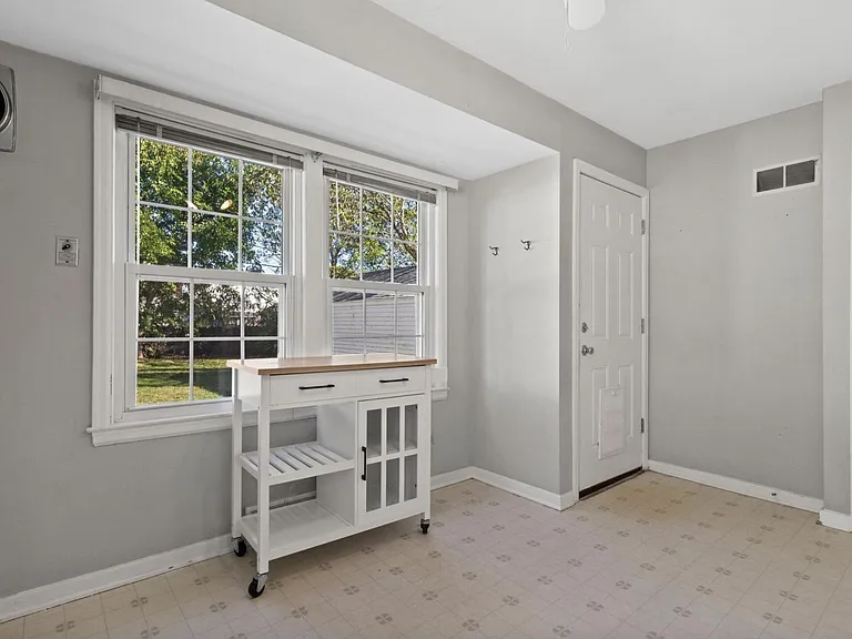 4918 N Berkeley Blvd — Photo 16