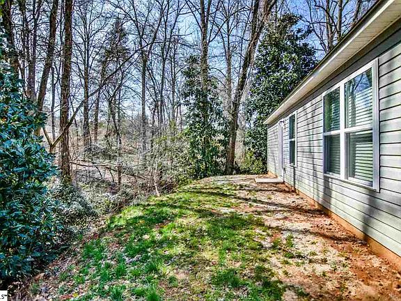 3rd image of 240 Hotchkiss Ln