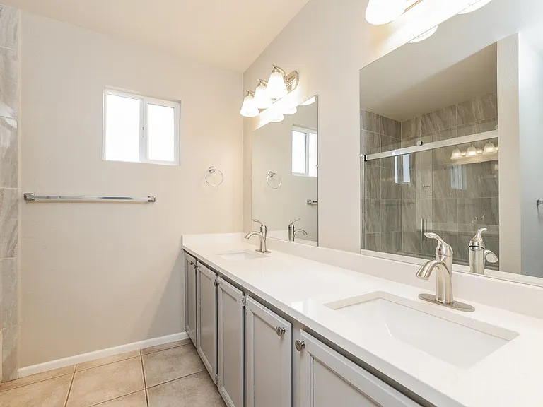 2811 W Calle Del Tigre — Photo 13