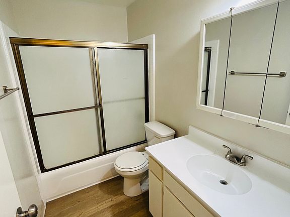 4th image of 1135 W I St #26